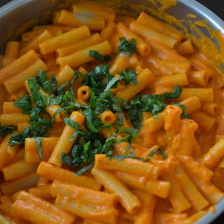 Easy Roasted Red Pepper Pasta
